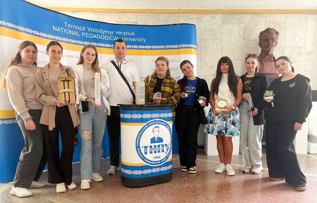 Майбутні географи ТНПУ під час підбиття підсумків річного циклу сезонних спостережень у природі (червень, 2026 р.)
